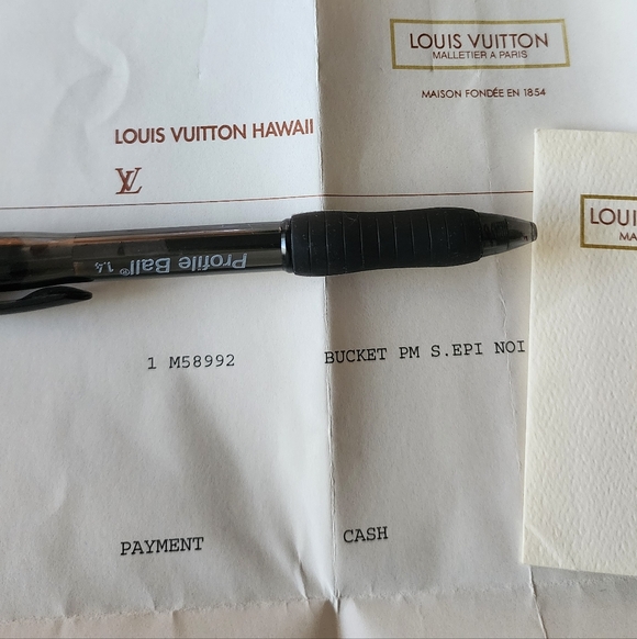 Louis Vuitton Bucket PM Epi Leather. Barely used in excellent condition! - Picture 16 of 16